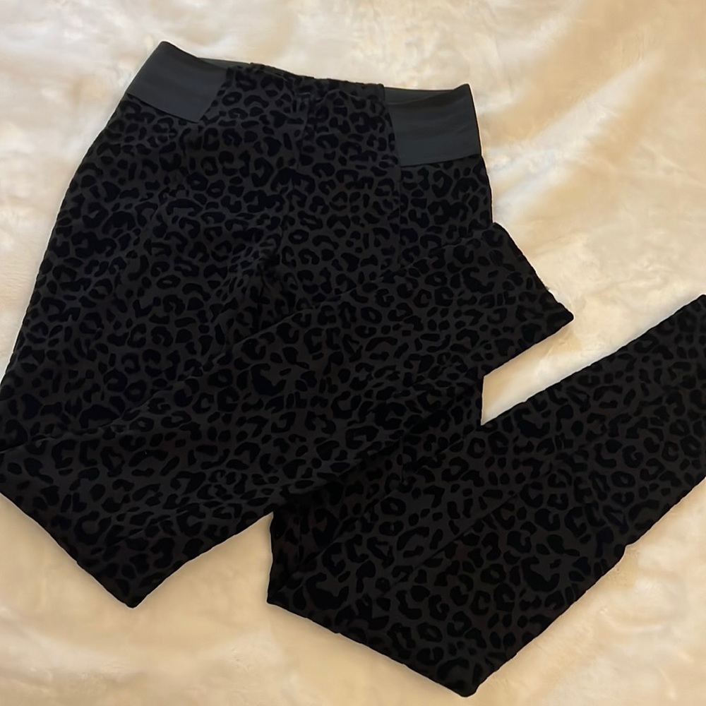 Size XS women cheetah print leggings